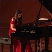 Profesora de piano cualificada y con experiencia